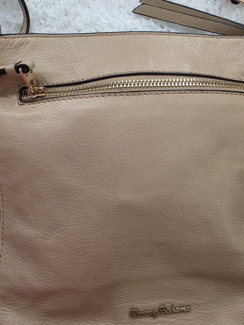 Tommy Bahama leather crossbody - Picture 5 of 6